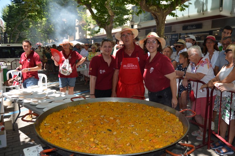 Festa Major 2022: Los falleros animan las calles de Dénia con las cucañas y el concurso de paellas 